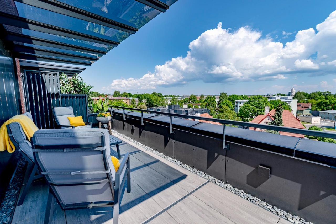 Artisa Riia Str 20B Luxury Penthouse Apartment Тарту Экстерьер фото